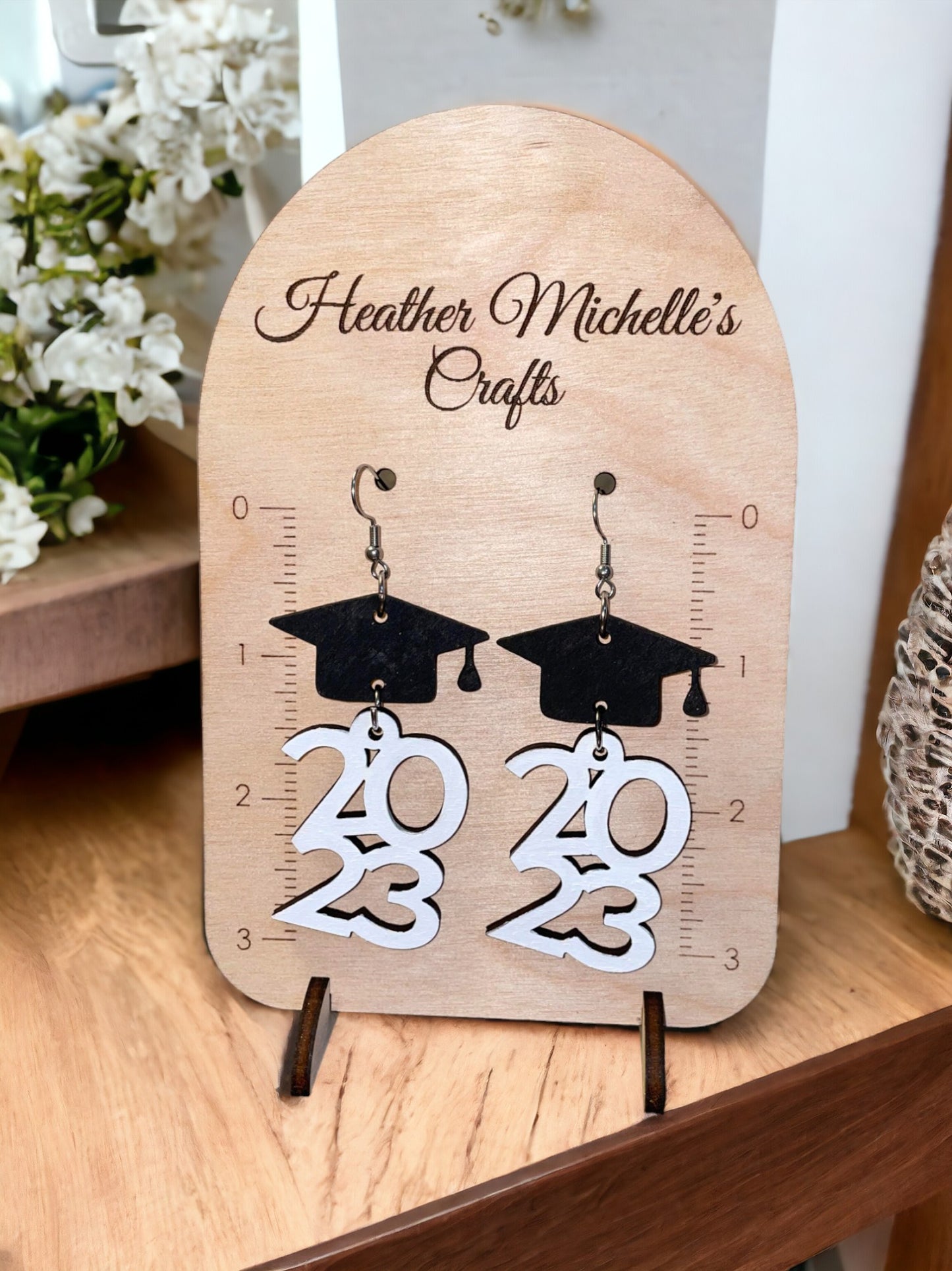 Earrings - Cap and Year (2023) Graduate - Customize Year Color